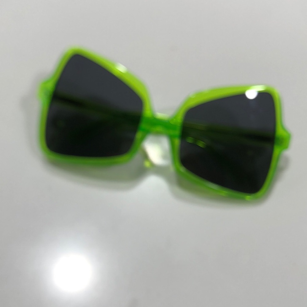 Philo Neon Green Oversized sunglasses